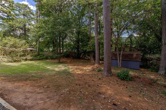 677 Hillandale SW Circle, Marietta, GA 30064