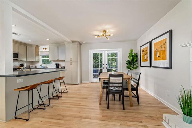 677 Hillandale SW Circle, Marietta, GA 30064