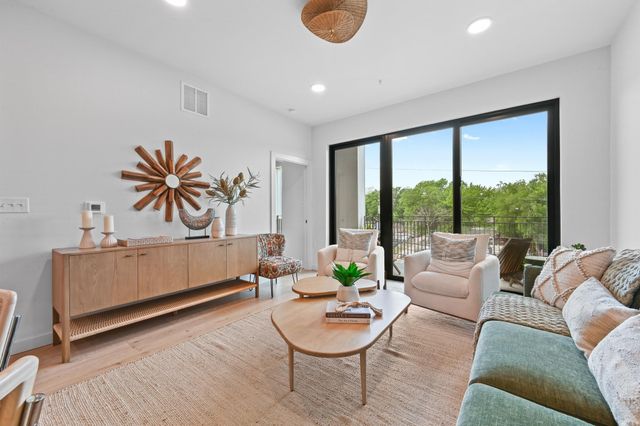 2209 S 1st ST 313, Austin, TX 78704