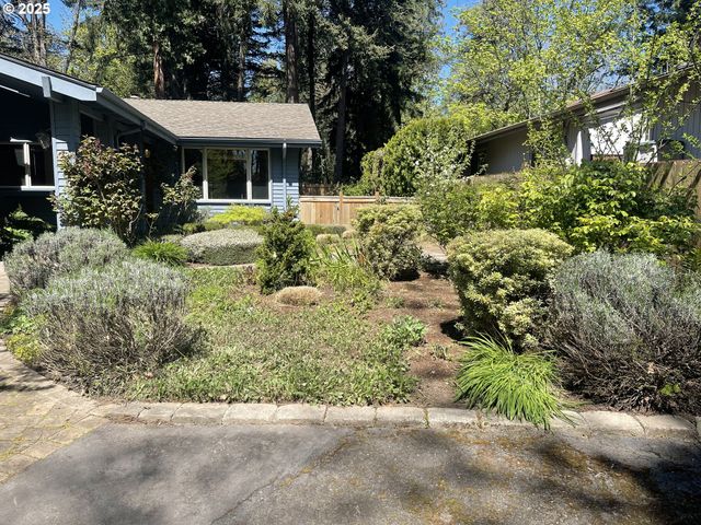 2280 TABOR St, Eugene, OR 97401
