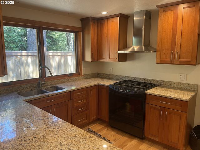 2280 TABOR St, Eugene, OR 97401