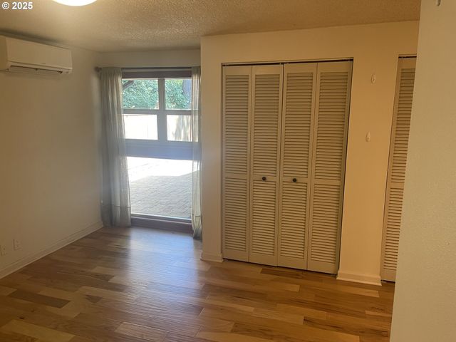 2280 TABOR St, Eugene, OR 97401