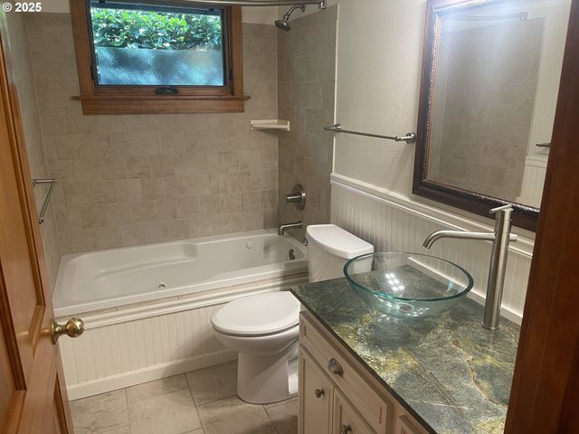 2280 TABOR St, Eugene, OR 97401