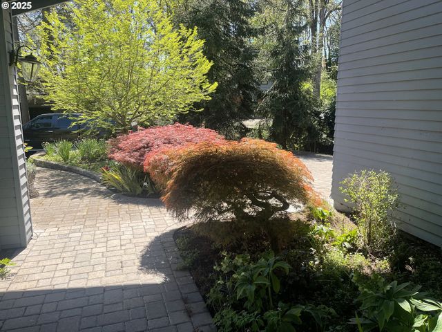 2280 TABOR St, Eugene, OR 97401