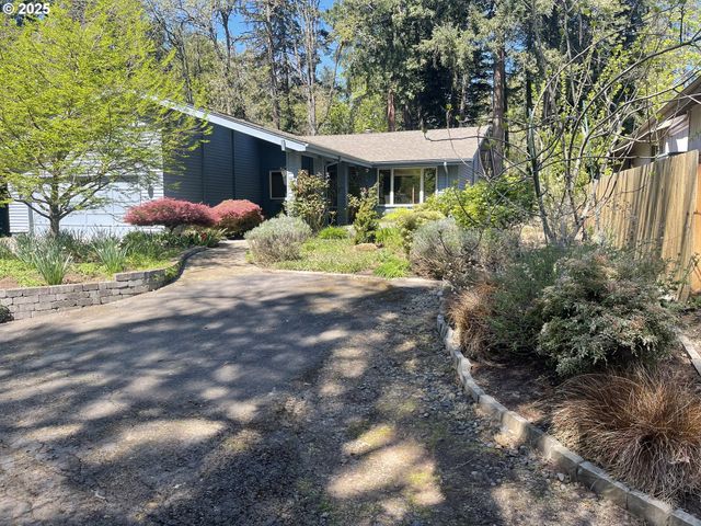 2280 TABOR St, Eugene, OR 97401