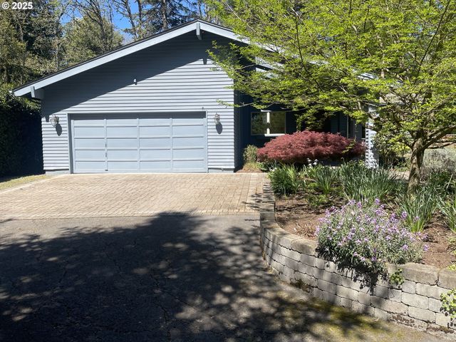 2280 TABOR St, Eugene, OR 97401