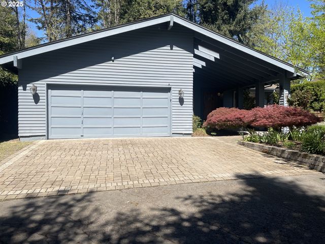 2280 TABOR St, Eugene, OR 97401