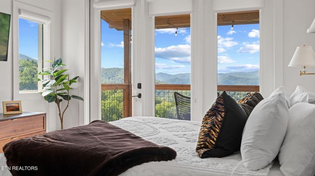 3322 Sugar Maple Loop Rd, Sevierville, TN 37862