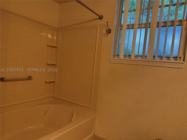 6956 W Sample Rd 6956, Coral Springs, FL 33067