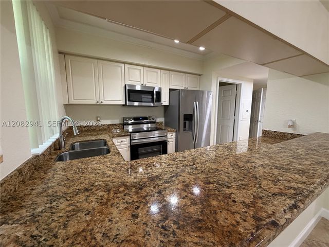 6956 W Sample Rd 6956, Coral Springs, FL 33067
