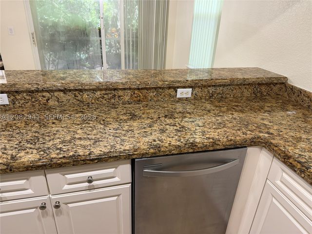 6956 W Sample Rd 6956, Coral Springs, FL 33067