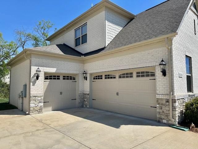 3233 Chase Point Dr, Franklin, TN 37067