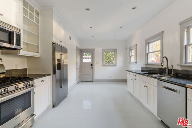 2027 Canyon Drive, Los Angeles, CA 90068