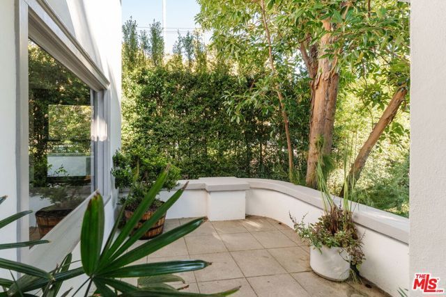 2027 Canyon Drive, Los Angeles, CA 90068