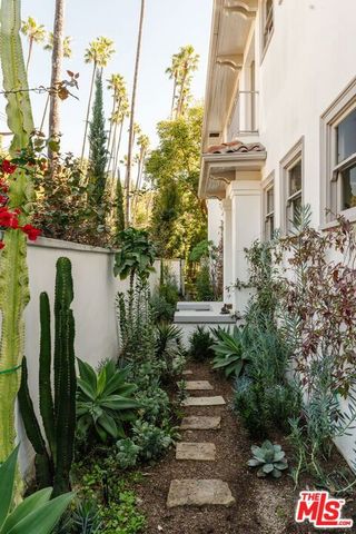 2027 Canyon Drive, Los Angeles, CA 90068