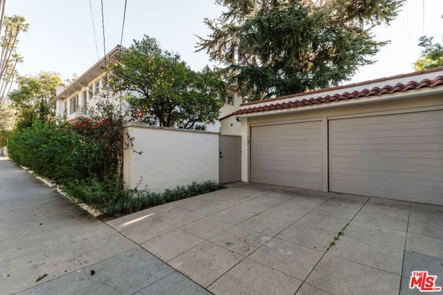 2027 Canyon Drive, Los Angeles, CA 90068