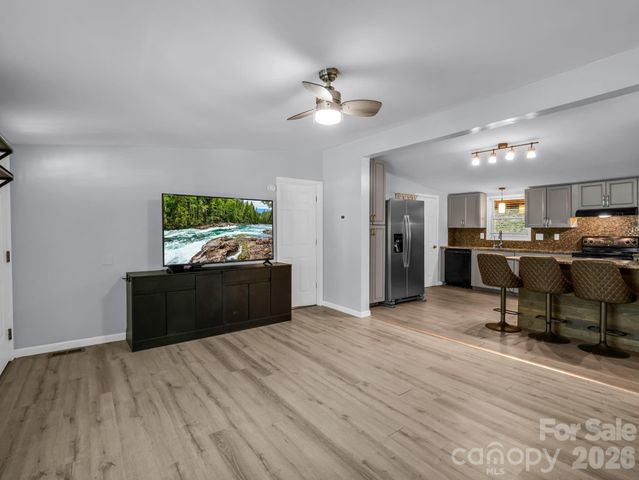 285 Dix Creek No 1 Road, Leicester, NC 28748