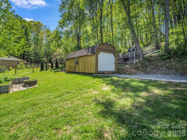 285 Dix Creek No 1 Road, Leicester, NC 28748