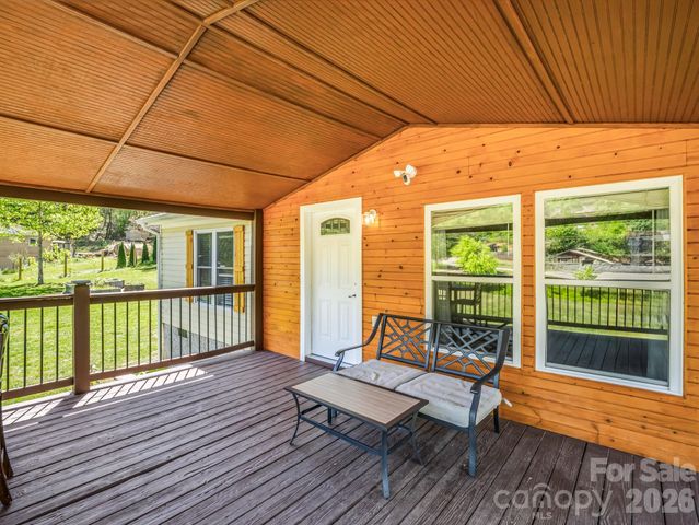285 Dix Creek No 1 Road, Leicester, NC 28748