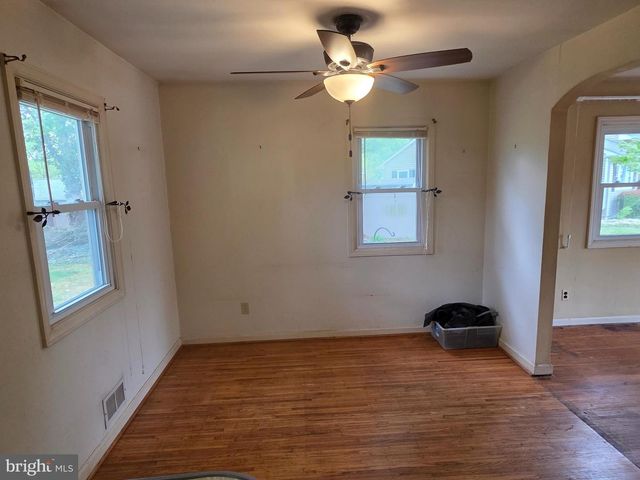 7 WINDSOR PL, Mount Holly, NJ 08060