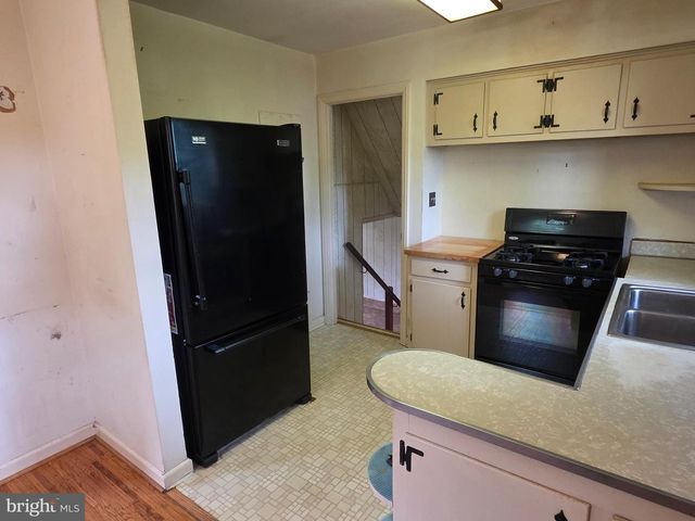 7 WINDSOR PL, Mount Holly, NJ 08060