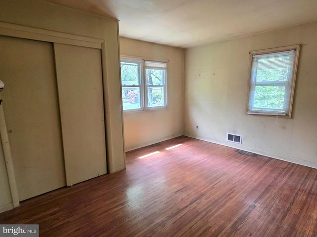 7 WINDSOR PL, Mount Holly, NJ 08060