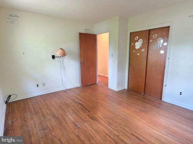 7 WINDSOR PL, Mount Holly, NJ 08060