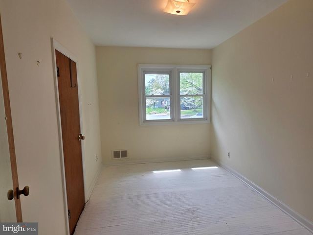 7 WINDSOR PL, Mount Holly, NJ 08060