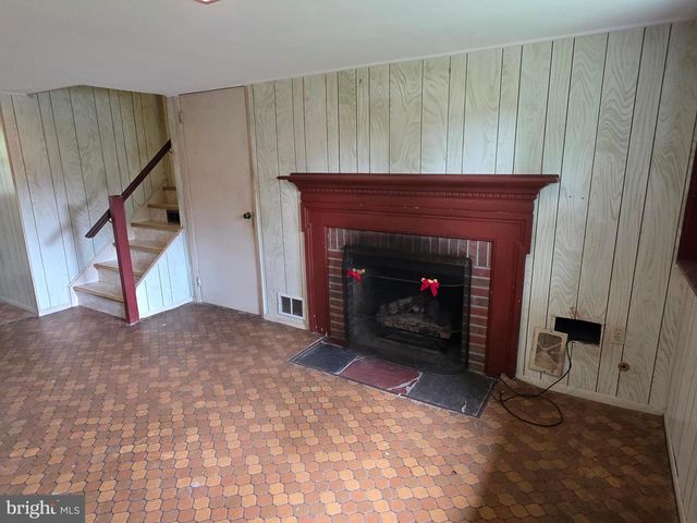 7 WINDSOR PL, Mount Holly, NJ 08060