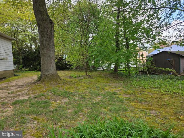 7 WINDSOR PL, Mount Holly, NJ 08060