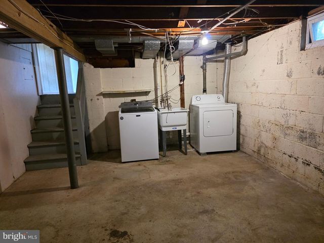 7 WINDSOR PL, Mount Holly, NJ 08060