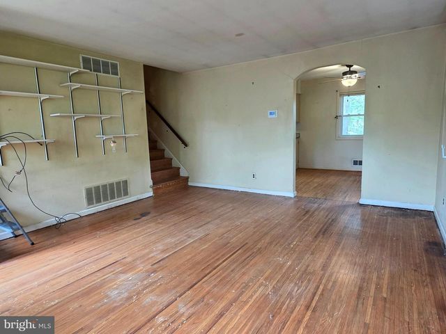 7 WINDSOR PL, Mount Holly, NJ 08060