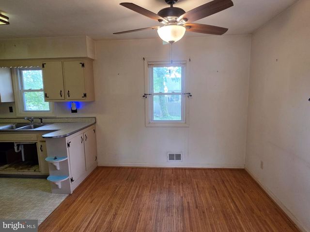 7 WINDSOR PL, Mount Holly, NJ 08060