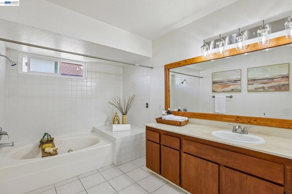 Image 30 of property listing at 2121 Vale Rd 56, San Pablo, CA 94806