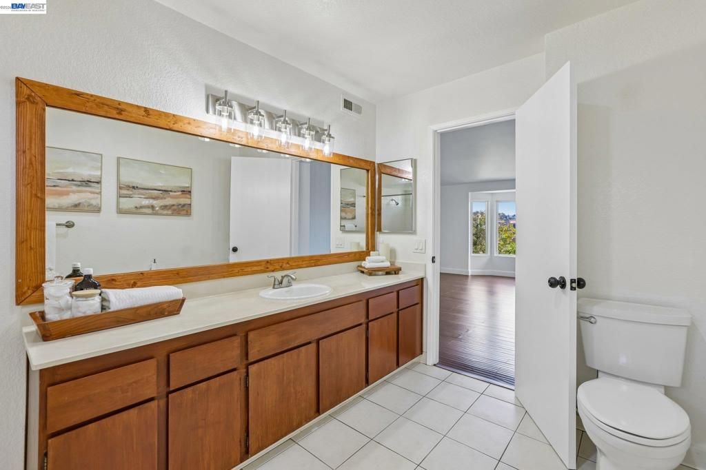 Image 31 of property listing at 2121 Vale Rd 56, San Pablo, CA 94806