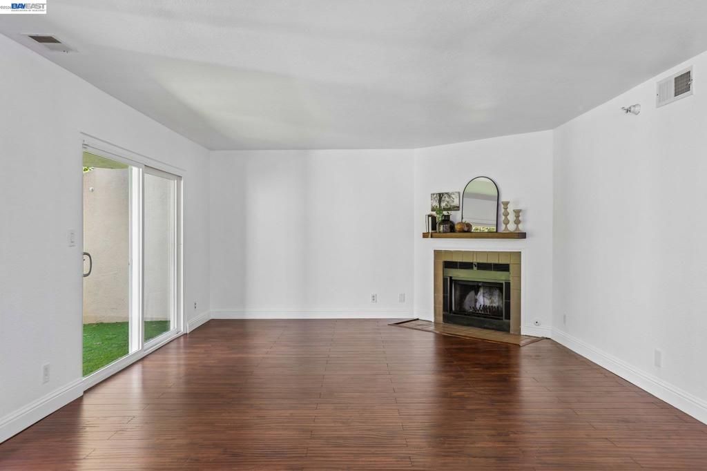 Image 4 of property listing at 2121 Vale Rd 56, San Pablo, CA 94806