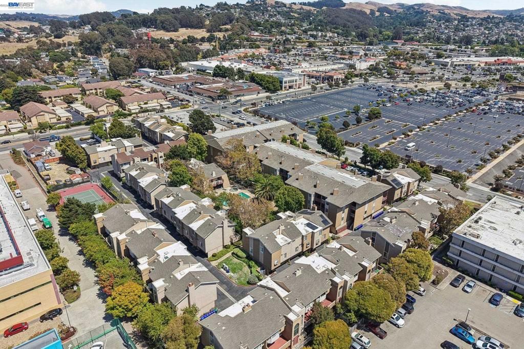 Image 41 of property listing at 2121 Vale Rd 56, San Pablo, CA 94806