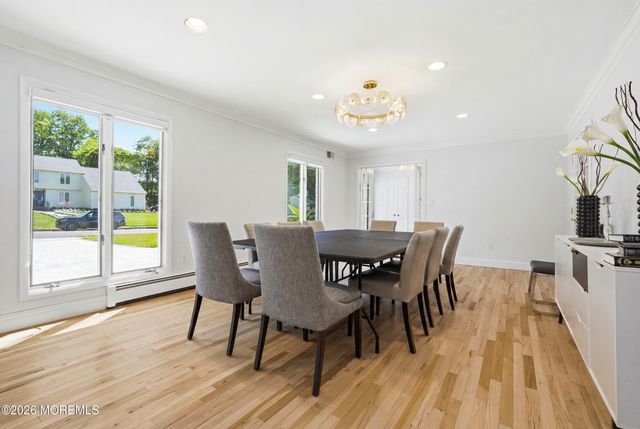 4 Mount Court, Oakhurst, NJ 07755