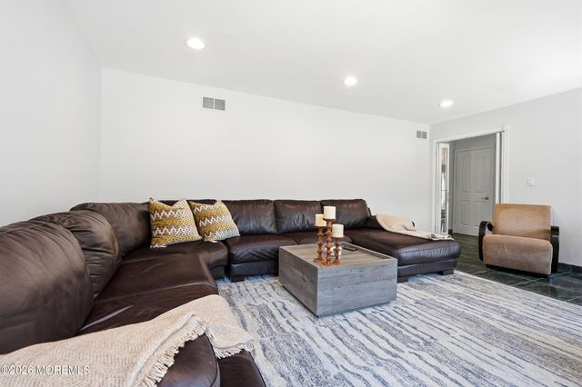 4 Mount Court, Oakhurst, NJ 07755