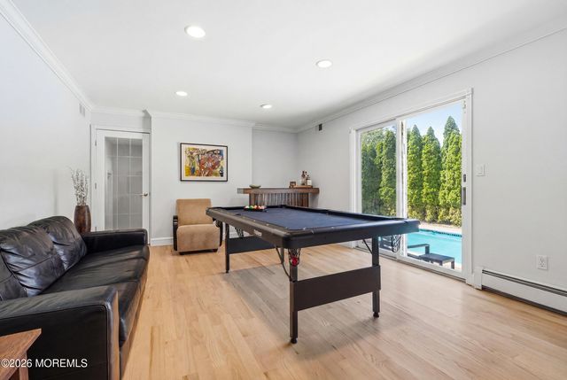 4 Mount Court, Oakhurst, NJ 07755