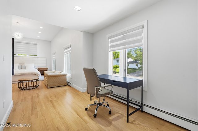 4 Mount Court, Oakhurst, NJ 07755