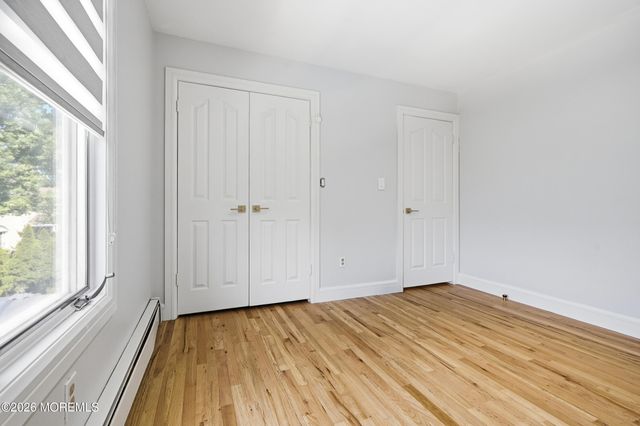 4 Mount Court, Oakhurst, NJ 07755