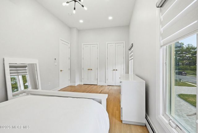 4 Mount Court, Oakhurst, NJ 07755