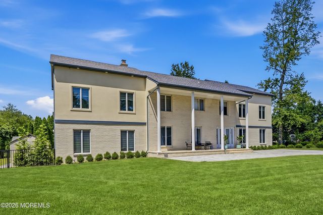 4 Mount Court, Oakhurst, NJ 07755