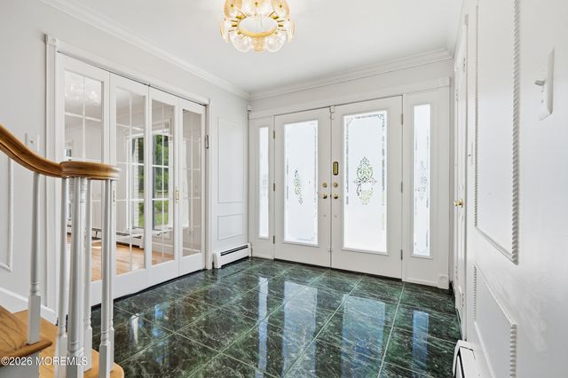 4 Mount Court, Oakhurst, NJ 07755