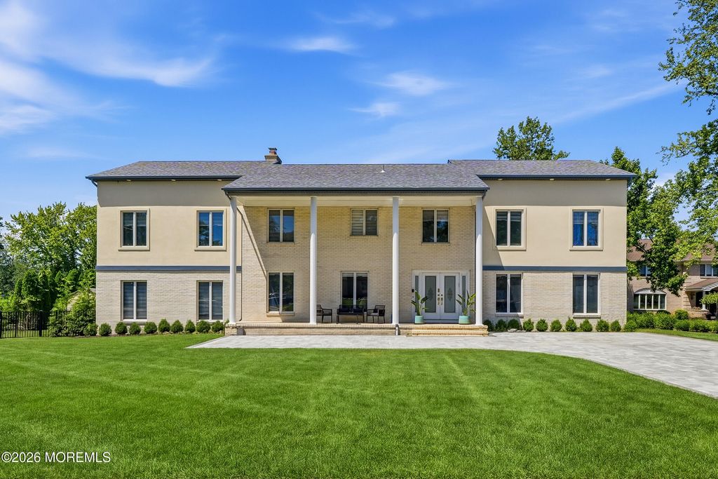 4 Mount Court, Oakhurst, NJ 07755