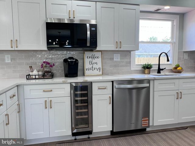 54 GARDENBROOK LN, Willingboro, NJ 08046