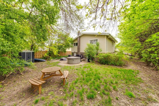 8800 Kostner Terrace, Skokie, IL 60076