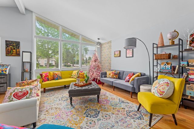 8800 Kostner Terrace, Skokie, IL 60076