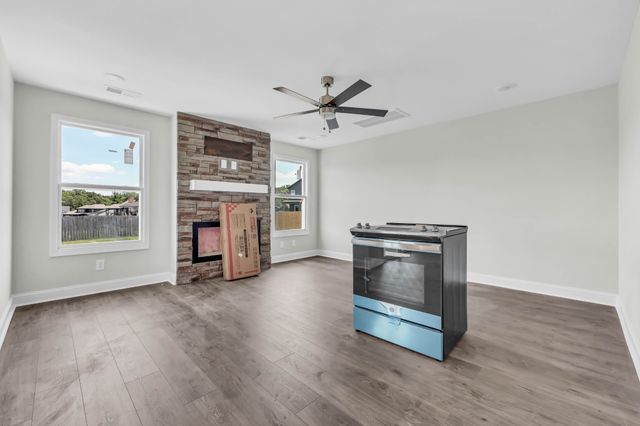 341 Galway Dr, Clarksville, TN 37042